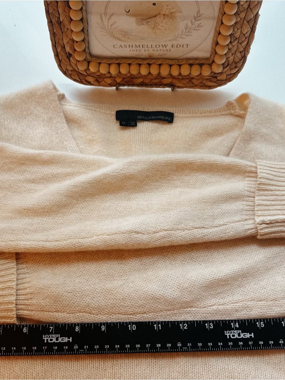 🍮 100% Cashmere • 360Cashmere • Dulce de Leche Cheesecake • Vanilla Cream V-Neck - Picture 8 of 11